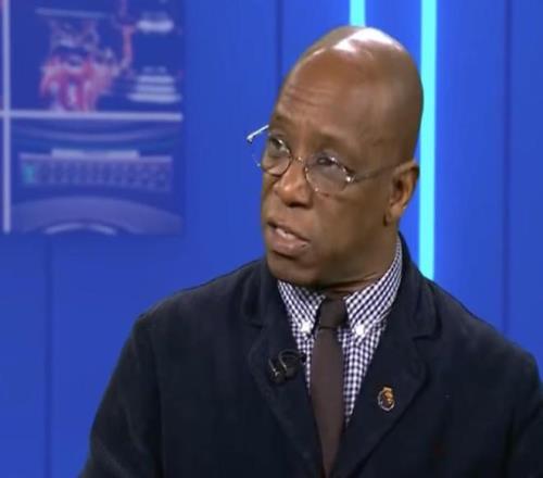 詹姆斯传球,失误被断,怀特反击轻,华体会体育,体育资讯,比赛数据,球队分析,体育新闻