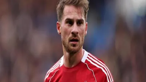 法甲豪门巴黎圣日耳曼引援节奏有序，现阶段暂无急于引进新援之意